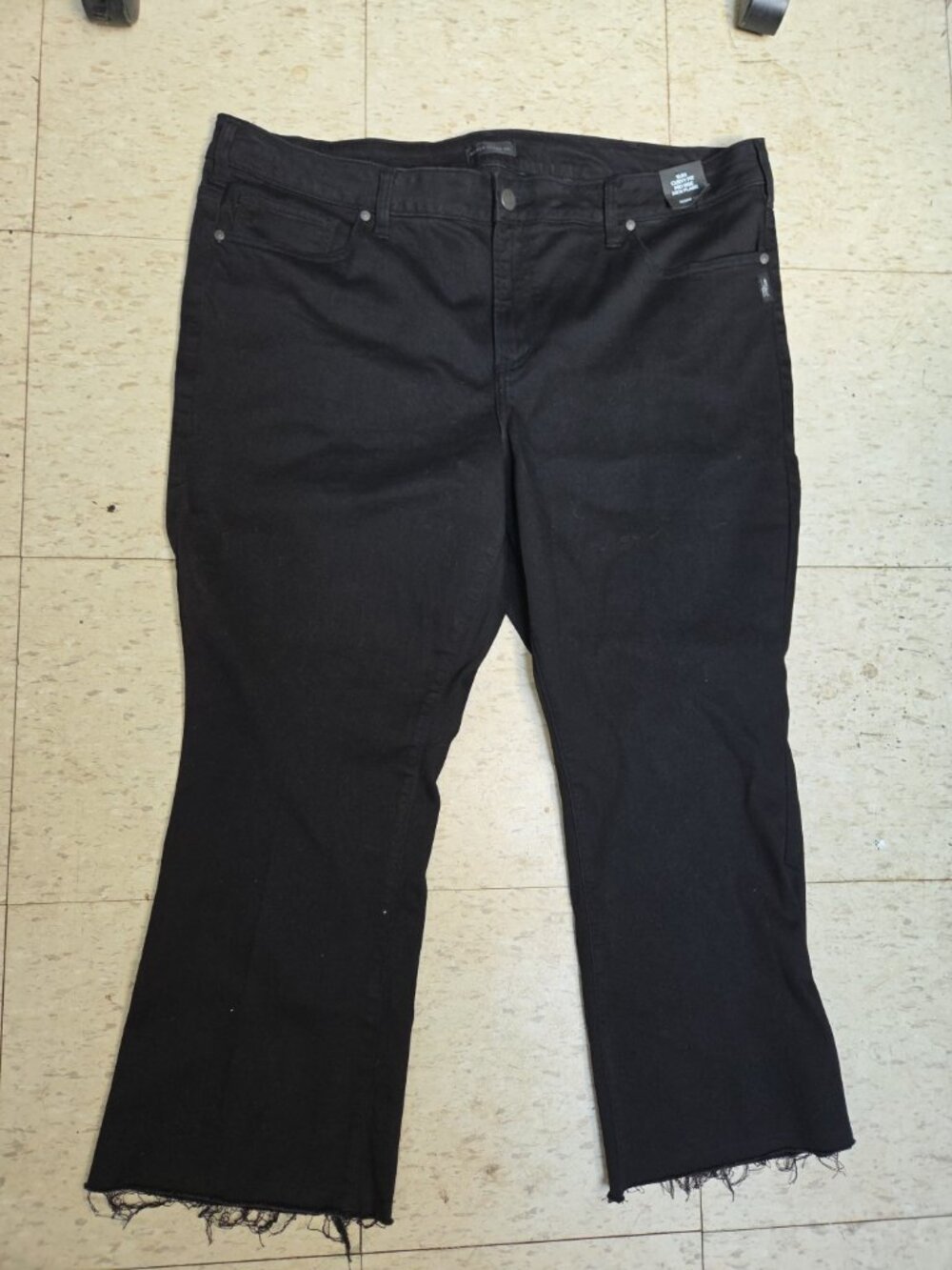 Silver Jeans Suki Curvy Fit Mid Rise Kick Flare in Black Size 20W L27 New NWT